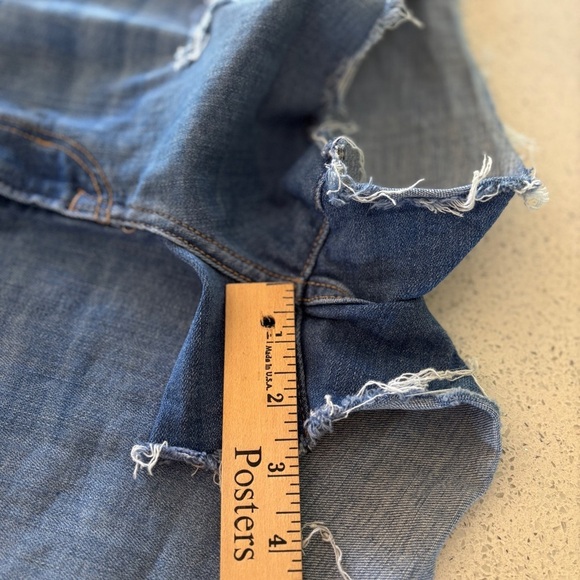Levi's High Rise Jean Shorts Size 31 Stretch Denim Distressed Bootie
Beachy - Picture 12 of 12
